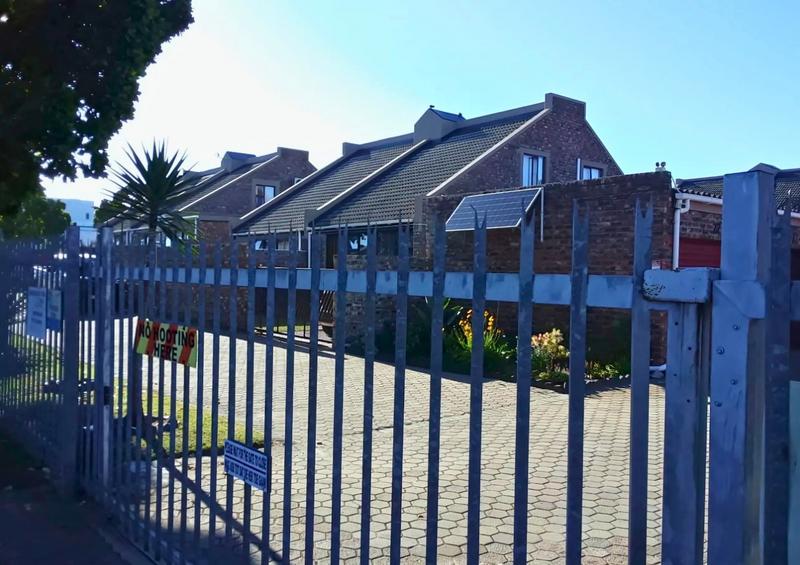 2 Bedroom Property for Sale in Heiderand Western Cape